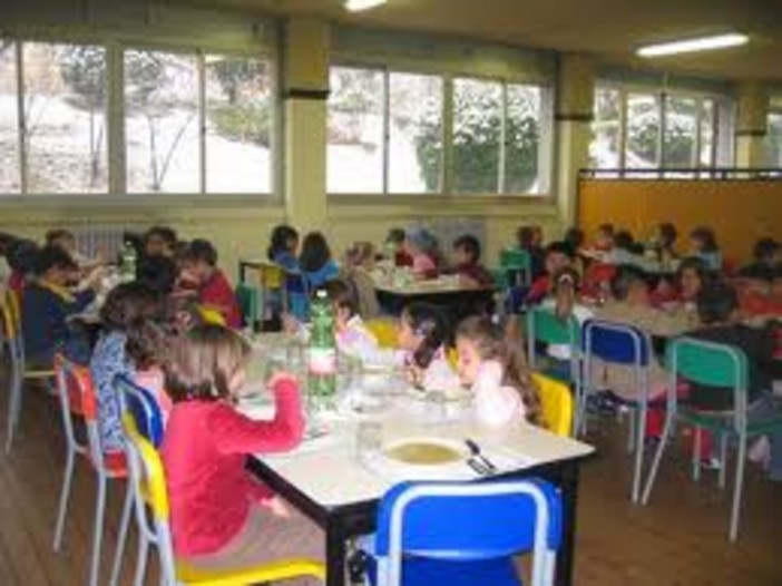 Diano Marina: blitz dell'amministrazione nelle mense scolastiche delle scuole elementari e medie. Damonte: "tutto OK" Diano Marina: blitz dell'amministrazione nelle mense scolastiche delle scuole elementari e medie. Damonte: "tutto OK"