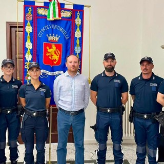 Sicurezza a Ventimiglia, entrano in servizio cinque nuovi agenti della polizia locale