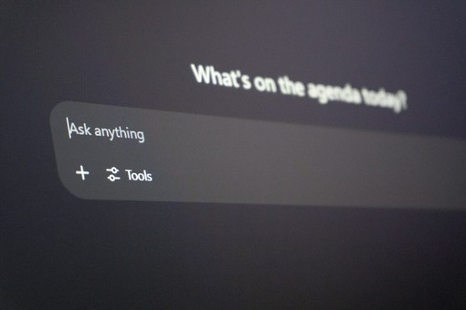 Assistenti digitali e IA: i migliori strumenti per ogni esigenza