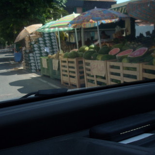 Ventimiglia: la protesta di un lettore per le bancarelle in strada "Melonari autorizzati?" Ventimiglia: la protesta di un lettore per le bancarelle in strada "Melonari autorizzati?"