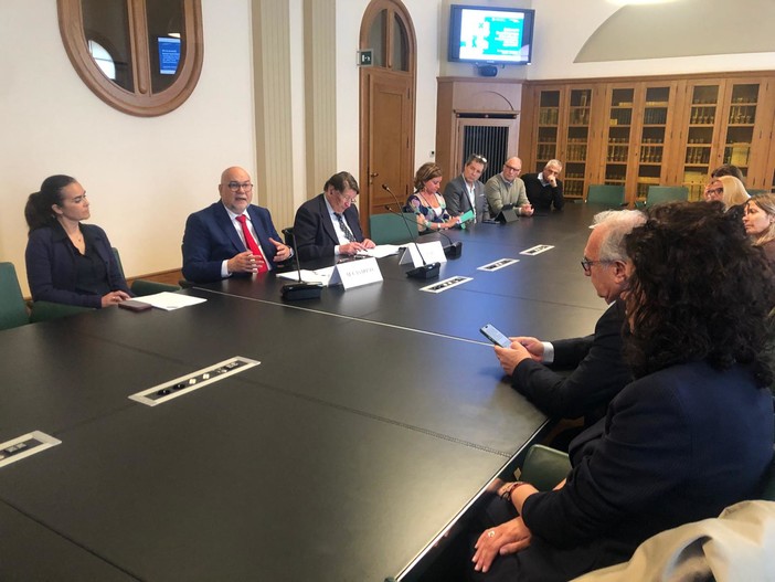 Sostegno ai nuovi imprenditori, Camera di Commercio e associazioni di categoria creano il Network CreaImpresa Sostegno ai nuovi imprenditori, Camera di Commercio e associazioni di categoria creano il Network CreaImpresa