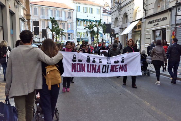 Non Una di Meno - Ponente Ligure scende in piazza a Saremo per ricordare donne che hanno lottato e sovvertito le regole Non Una di Meno - Ponente Ligure scende in piazza a Saremo per ricordare donne che hanno lottato e sovvertito le regole