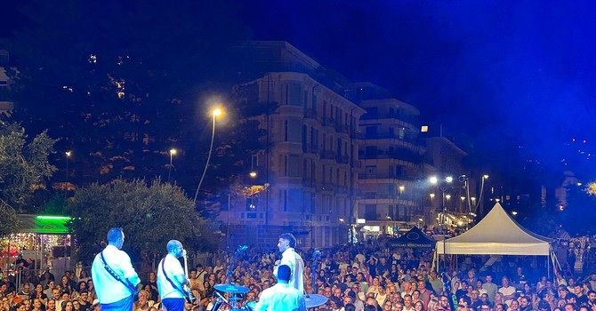 Estate 2026, Sanremo fa il pieno: ad agosto quasi 872mila pernottamenti e boom di presenze, Francia e Germania in testa Estate 2026, Sanremo fa il pieno: ad agosto quasi 872mila pernottamenti e boom di presenze, Francia e Germania in testa