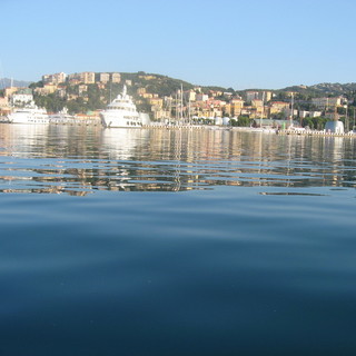 Imbarcazione di 30 metri soccorsa questa mattina dal personale della Porto di Imperia Spa Imbarcazione di 30 metri soccorsa questa mattina dal personale della Porto di Imperia Spa