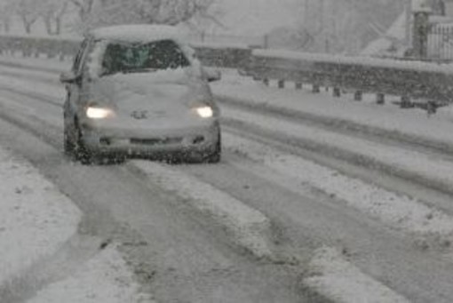 Maltempo: continua a piovere in provincia, neve a Monesi, sul Nava e sul Tenda dove servono le catene
