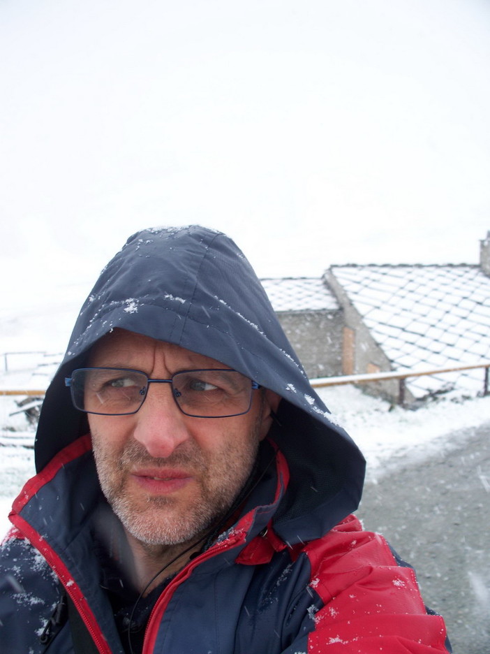 Fitta nevicata in Valle Po, le immagini del nostro collega imperiese Stefano Sciandra