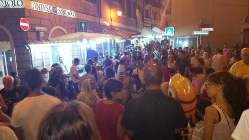 Imperia, la Notte Bianca di Porto Maurizio sposa ‘Imperia Affari’. Gorlero (Confcommercio): “Prove generali per le celebrazioni del Trentennale”