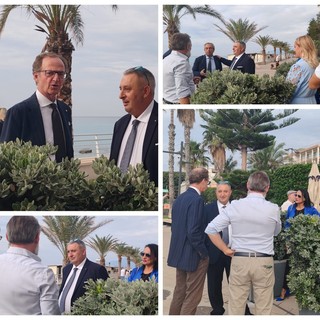 Bordighera, l'assessore regionale Massimo Nicolò incontra i consiglieri comunali di minoranza (Foto) Bordighera, l'assessore regionale Massimo Nicolò incontra i consiglieri comunali di minoranza (Foto)