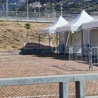 Taggia: atti di vandalismo al 'Drive Through' della stazione, la ferma condanna del Partito Democratico Taggia: atti di vandalismo al 'Drive Through' della stazione, la ferma condanna del Partito Democratico