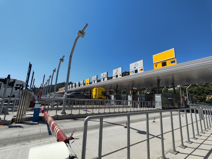 A10 Savona – Ventimiglia, nuove misure alla barriera per ridurre code e rallentamenti verso la Francia