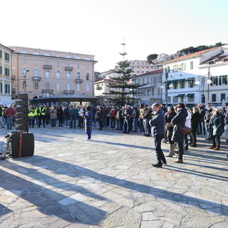 Sanremo: "Ci hai rotto il c..., ti faremo un cu...come una casa", insulti e minacce al Sindaco da attivista 'no green pass'