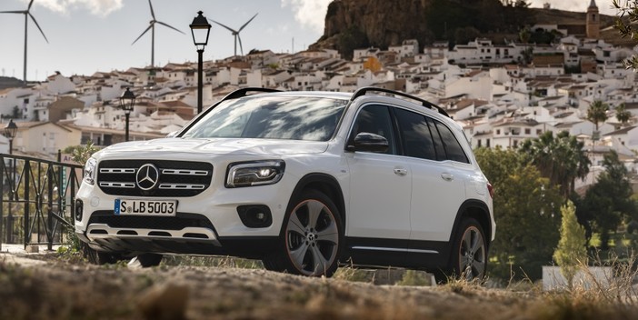 Novità Mercedes-Benz: non solo A 250 e, arriva la nuova GLB