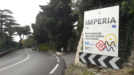 Nuovi cartelli informativi all'ingresso di Imperia:&quot;Benvenuti nella città con il miglior clima d'Italia&quot;