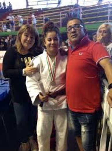 Arti marziali. La studentessa del Liceo Scientifico Sportivo Nadia Arfaoui campionessa di judo: "Risultati importanti anche grazie alla scuola che frequento"