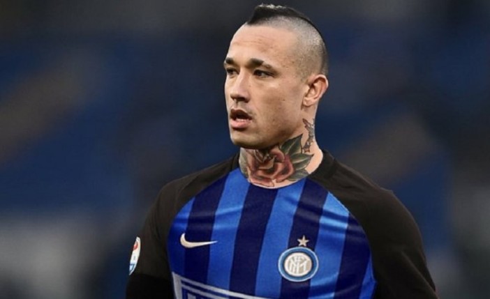 Calcio, Prima Categoria. Domani la finale playoff Camporosso-Soccer Borghetto. Gli auguri speciali di Radja Nainggolan: "Forza Camporosso" (VIDEO) Calcio, Prima Categoria. Domani la finale playoff Camporosso-Soccer Borghetto. Gli auguri speciali di Radja Nainggolan: "Forza Camporosso" (VIDEO)