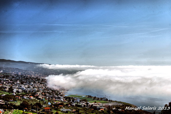 Sanremo: nebbia sulla città, le suggestive immagini del lettore Manuel Salaris