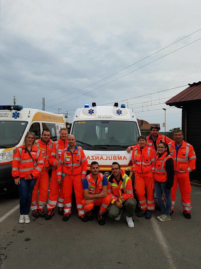 Vallecrosia: una nuova ambulanza di rianimazione per la Croce Azzurra Vallecrosia: una nuova ambulanza di rianimazione per la Croce Azzurra