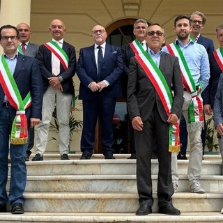 Incontro tra il Prefetto di Imperia e i Sindaci della provincia eletti alle recenti amministrative Incontro tra il Prefetto di Imperia e i Sindaci della provincia eletti alle recenti amministrative