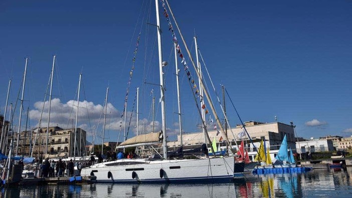 Una nave confiscata rinasce a Palermo per l’inclusività