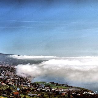 Sanremo: nebbia sulla città, le suggestive immagini del lettore Manuel Salaris Sanremo: nebbia sulla città, le suggestive immagini del lettore Manuel Salaris