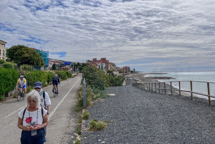 Giornalisti francesi alla scoperta di Riva Ligure e della pista ciclabile della Riviera dei Fiori Giornalisti francesi alla scoperta di Riva Ligure e della pista ciclabile della Riviera dei Fiori