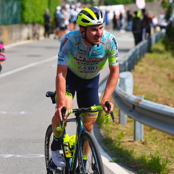 Giro d'Italia, il dianese Bonifazio si ritira: lascia la corsa Rosa