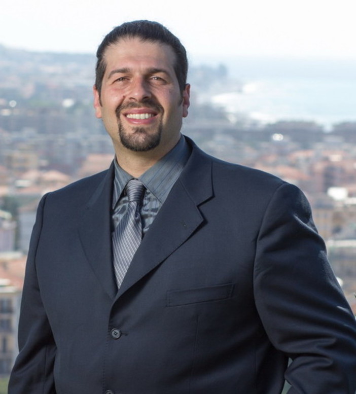 Fiocco rosa per il presidente del sodalizio del centro storico ventimigliese Nico Martinetto