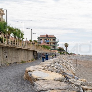 Riva Ligure, pulizia e livellamento delle spiagge libere: vietato l’accesso ad arenile e mare da oggi a sabato prossimo