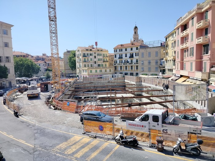 Sanremo: variante al progetto di piazza Eroi, il Comitato lancia una petizione on line le pagine Facebook e Instagram Sanremo: variante al progetto di piazza Eroi, il Comitato lancia una petizione on line le pagine Facebook e Instagram