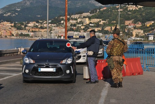 Al confine la 'Frontiera è più sicura': il bilancio dell'operazione portata a termine su Ventimiglia Al confine la 'Frontiera è più sicura': il bilancio dell'operazione portata a termine su Ventimiglia