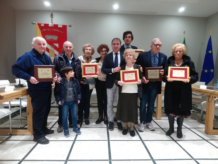 Cipressa: consiglio comunale solenne per rendere omaggio a sette abitanti distintisi nel campo del lavoro Cipressa: consiglio comunale solenne per rendere omaggio a sette abitanti distintisi nel campo del lavoro
