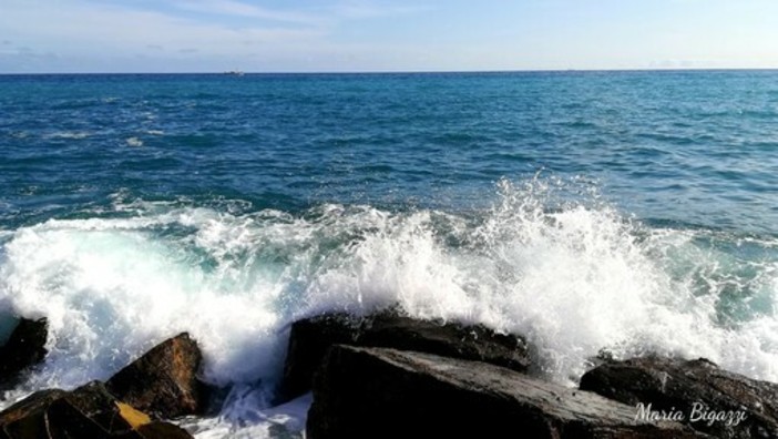 Allerta meteo: mareggiata intensa in arrivo con venti di Libeccio e onde lunghe attese sulle coste dell’Imperiese