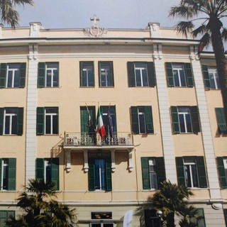 Ospedale di Bordighera, "alta professionalità e umanità": i ringraziamenti al reparto di medicina generale Ospedale di Bordighera, "alta professionalità e umanità": i ringraziamenti al reparto di medicina generale