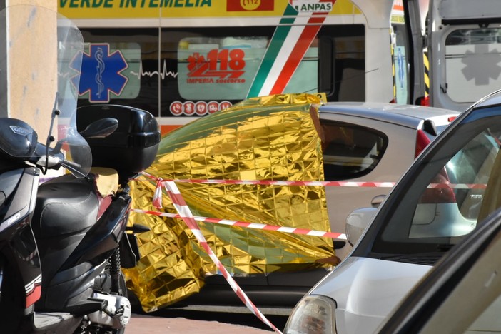 Colpi in testa e all'addome, la furia di Antonio Vicari contro Sharon Micheletti, oggi eseguita l'autopsia Colpi in testa e all'addome, la furia di Antonio Vicari contro Sharon Micheletti, oggi eseguita l'autopsia