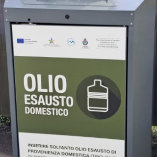 Tutela dell'ambiente, a Camporosso nuovi raccoglitori per l'olio esausto Tutela dell'ambiente, a Camporosso nuovi raccoglitori per l'olio esausto