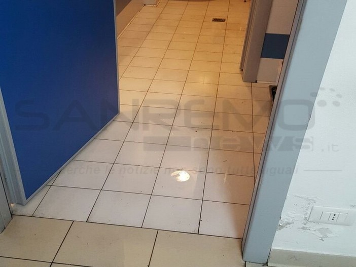 Bordighera: all’interno dell’ospedale 'Saint Charles' miasmi e liquami fuoriescono dagli scarichi Bordighera: all’interno dell’ospedale 'Saint Charles' miasmi e liquami fuoriescono dagli scarichi