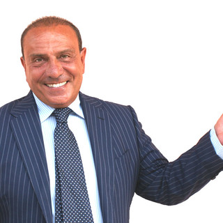 Sanremo, omaggio alla cultura partenopea ai Martedì Letterari con Oscar Di Maio protagonista al Casinò