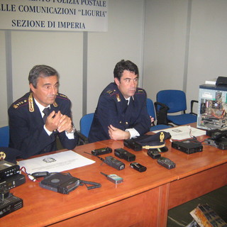 Atti di bullismo su Facebook: 16enne imperiese si fotografa con fucile e pistole