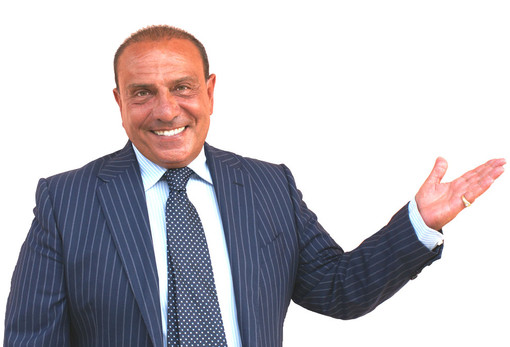 Sanremo, omaggio alla cultura partenopea ai Martedì Letterari con Oscar Di Maio protagonista al Casinò