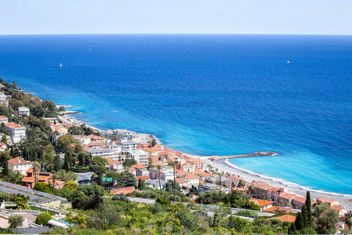 Ospedaletti: autista dello scuolabus positivo al Covid, tutti rientrati in classe i 23 alunni