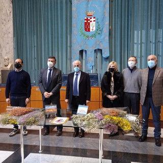 Dalla Cooperativa Tre Ponti, omaggio floreale per gli operatori sanitari di Sanremo e Imperia Dalla Cooperativa Tre Ponti, omaggio floreale per gli operatori sanitari di Sanremo e Imperia