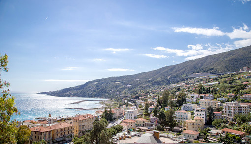 Ospedaletti: occhio ai decibel nel corso dell'estate, ecco l'ordinanza del Sindaco per locali e spettacoli Ospedaletti: occhio ai decibel nel corso dell'estate, ecco l'ordinanza del Sindaco per locali e spettacoli