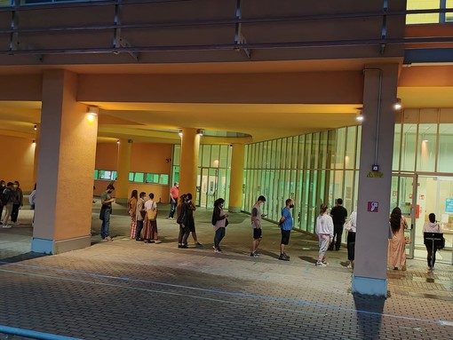 Stasera Open Night vaccinale a Imperia, domani Open Day a Pieve di Teco Stasera Open Night vaccinale a Imperia, domani Open Day a Pieve di Teco