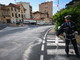 Sanremo: macchia oleosa lungo via San Francesco, due persone cadono con lo scooter
