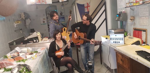 #OVUNQUE: quando la musica Promuove il Territorio. Tartare musicali in libreria in pescheria in salumeria #OVUNQUE: quando la musica Promuove il Territorio. Tartare musicali in libreria in pescheria in salumeria