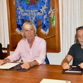 Ospedaletti Insieme porge gli auguri di buone feste a residenti, visitatori e commercianti, cuore pulsante della comunità