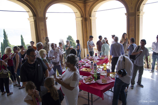 Ventimiglia: iscrizioni chiuse per il concorso fotografico 'Obiettivo Hanbury', il 12 giugno la premiazione Ventimiglia: iscrizioni chiuse per il concorso fotografico 'Obiettivo Hanbury', il 12 giugno la premiazione