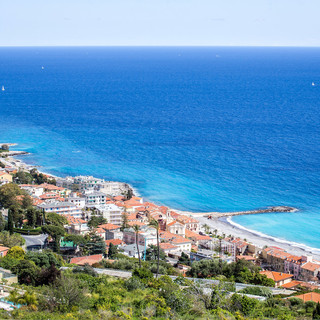 Ospedaletti: autista dello scuolabus positivo al Covid, tutti rientrati in classe i 23 alunni