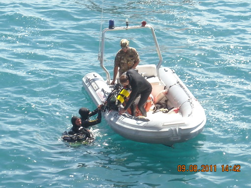 Ventimiglia: ritrovato in mare ai Balzi Rossi un ordigno bellico, rimosso e fatto brillare questo pomeriggio Ventimiglia: ritrovato in mare ai Balzi Rossi un ordigno bellico, rimosso e fatto brillare questo pomeriggio