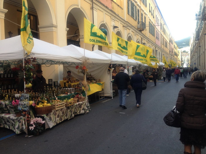 'Aperti per l’Occasione': shopping non stop nei negozi del centro di Imperia Oneglia